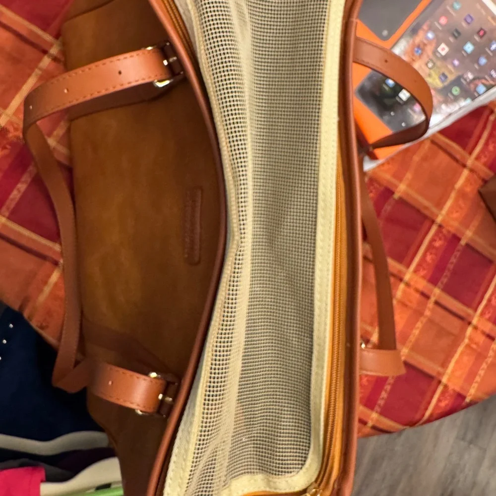 Lasaviin Leather Pet Carrier
